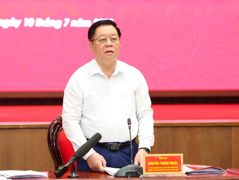 Đồng chí Nguyễn Trọng Nghĩa phát biểu kết luận hội nghị. nguyen-trong-nghia2.jpg