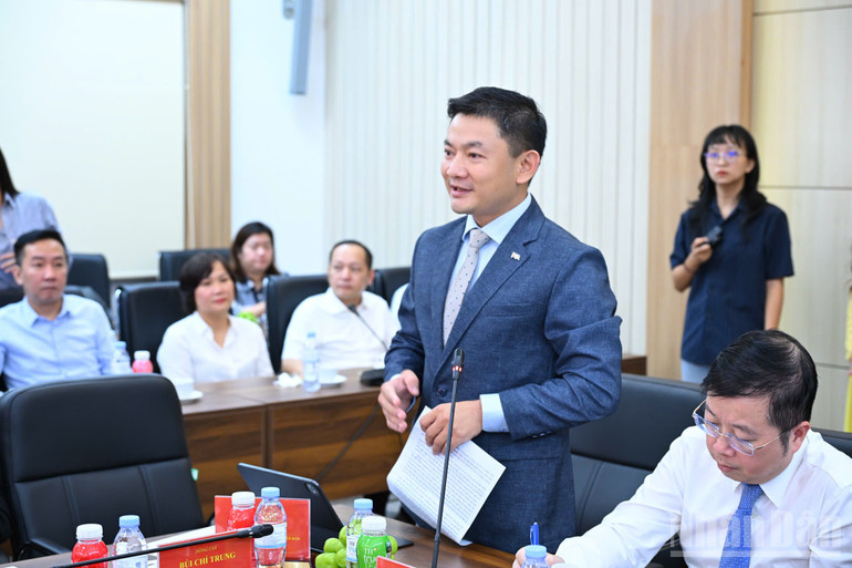 Phó Giáo sư, Tiến sĩ Bùi Chí Trung, Phó Viện trưởng Viện Đào tạo báo chí và truyền thông, Đại học Khoa học Xã hội và Nhân văn, Đại học Quốc gia Hà Nội. (Ảnh: THÀNH ĐẠT) ndo_br_z7004964129766-1546b44306979a36e62bb9637f2e27ed.jpg