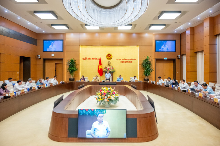 Quang cảnh phiên họp chiều 13/8. (Ảnh: DUY LINH) z72-0232-chu-tich-quoc-hoi-tran-thanh-man.jpg