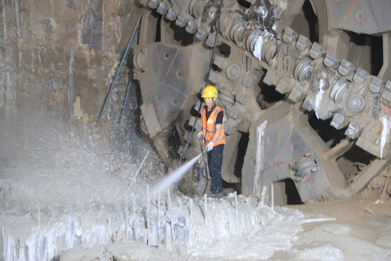 Khoảnh khắc TBM "Thần tốc" tiến vào ga ngầm 11-Văn Miếu. than-toc-21jpg.jpg