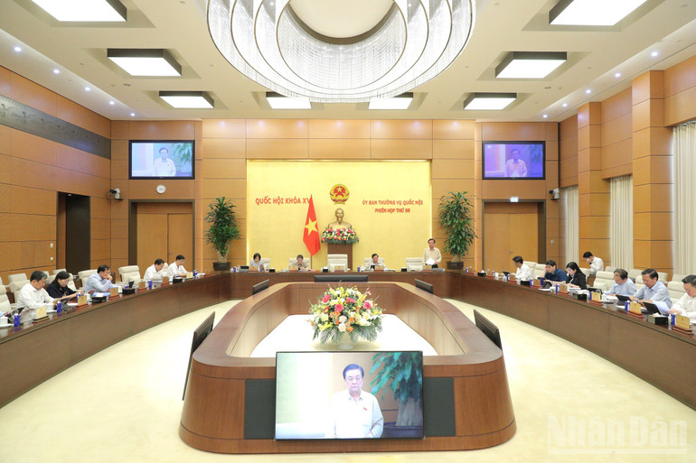Quang cảnh phiên họp sáng 16/10. (Ảnh: DUY LINH) ndo_br_toan-canh.jpg