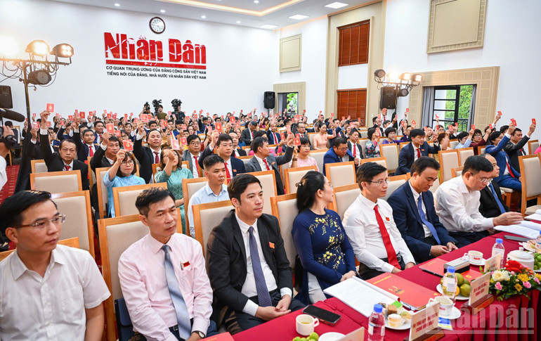Quang cảnh đại hội sáng 27/8. (Ảnh: THÀNH ĐẠT) ndo_br_z6948945750774-3657fadf123a55194f94a162c4021dc5.jpg