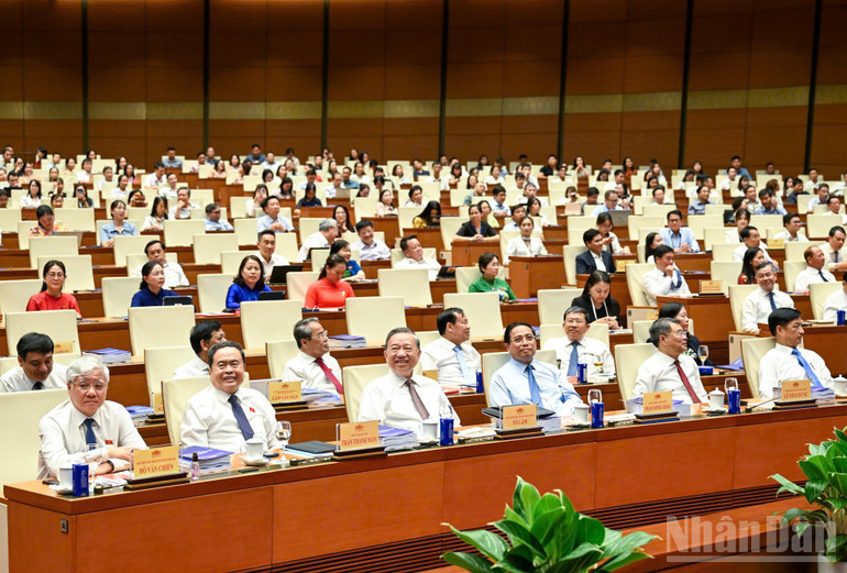 Tổng Bí thư Tô Lâm, Thủ tướng Chính phủ Phạm Minh Chính, Chủ tịch Quốc hội Trần Thanh Mẫn và các đại biểu dự Hội nghị. (Ảnh: DUY LINH) ndo_br_z7007659535830-7e526e716eaef249e8b806a4c829a5f2.jpg