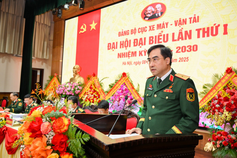 Thiếu tướng Nguyễn Hoàng Nam phát biểu khai mạc Đại hội. (Ảnh: THẾ ĐẠI) dong-chi-bi-thu-dang-uy-cuc-xe-may-van-tai.jpg