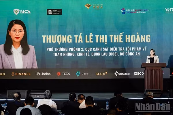 Thượng tá Lê Thị Thế Hoàng, Cục C03, Bộ Công an phát biểu tại Hội nghị Mã hóa tài sản thực Việt Nam 2026 (Vietnam RWA Summit 2026).