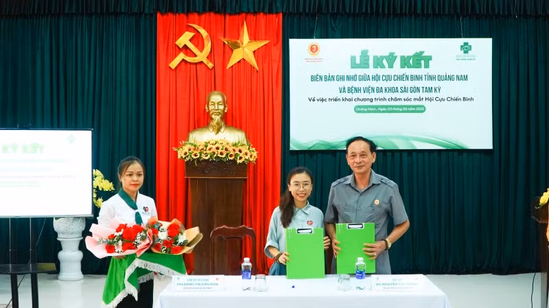 Bệnh viện đa khoa Sài Gòn Tam Kỳ và Hội Cựu chiến binh tỉnh Quảng Nam ký kết hợp tác triển khai chương trình chăm sóc mắt cho cựu chiến binh trên toàn tỉnh Quảng Nam trong năm 2025.