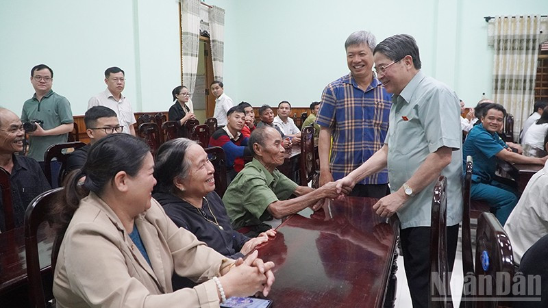 Phó Chủ tịch Quốc hội Nguyễn Đức Hải gặp gỡ cử tri xã Nam Trà My, thành phố Đà Nẵng.