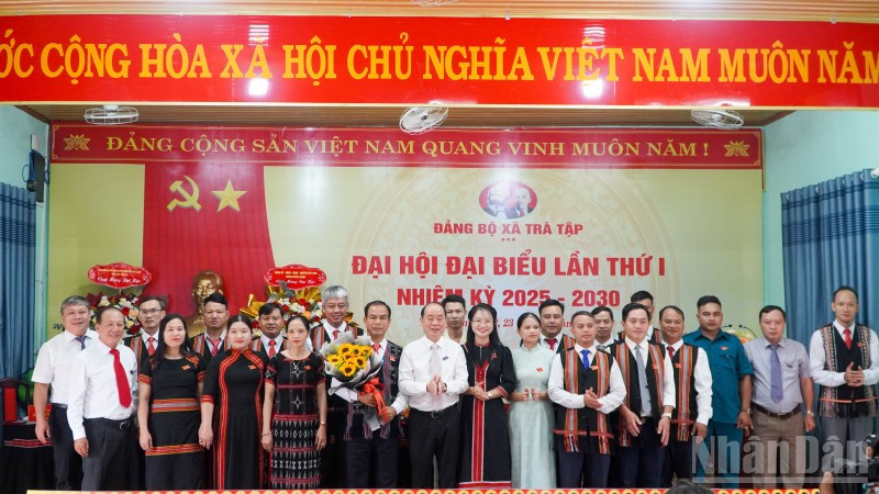 Ban Chấp hành Đảng bộ xã Trà Tập, nhiệm kỳ 2025-2030 ra mắt.