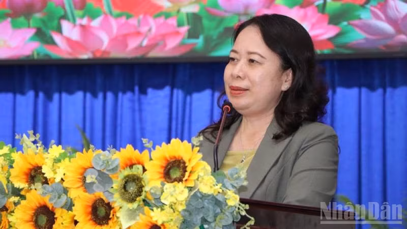 Phó Chủ tịch nước Võ Thị Ánh Xuân phát biểu tại buổi tiếp xúc cử tri.