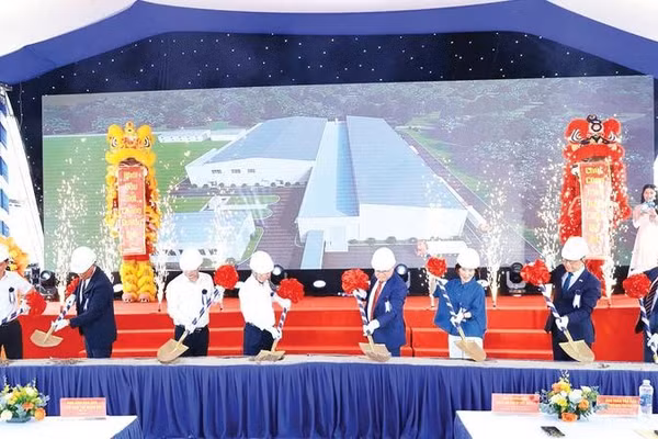 Công ty Trách nhiệm hữu hạn Dowooinsys Vina (Tập đoàn NP, Hàn Quốc) khởi công nhà máy thứ 2 tại Khu công nghiệp Sông Công II.