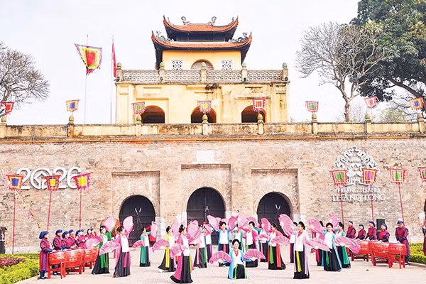 Di sản văn hóa Hà Nội đang đứng trước cơ hội được khai thác, phát huy giá trị mạnh mẽ hơn nữa phục vụ cho phát triển.