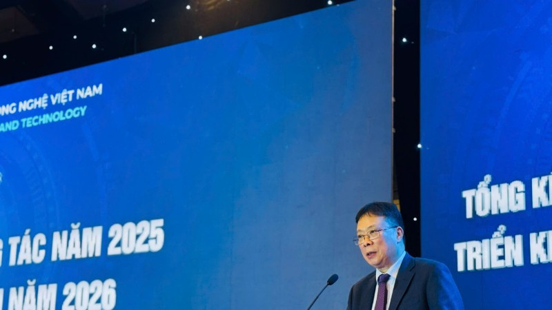 Giáo sư, Viện sĩ Châu Văn Minh, Chủ tịch Viện Hàn lâm Khoa học và Công nghệ Việt Nam, phát biểu tại hội nghị. (Ảnh: BÍCH LIÊN)