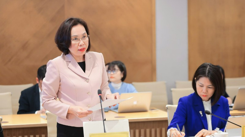 Bà Lê Thị Việt Lâm, Phó Vụ trưởng Hợp tác quốc tế chia sẻ tại họp báo. (Ảnh: TL)