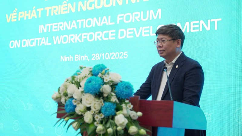 Ông Hoàng Hữu Hạnh, Phó Cục trưởng Cục chuyển đổi số quốc gia (Bộ Khoa học và Công nghệ) phát biểu tại sự kiện. (Ảnh: TL)