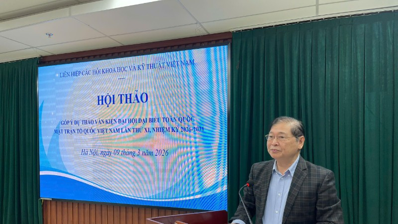 Tiến sĩ khoa học Phan Xuân Dũng, Chủ tịch Liên hiệp các Hội Khoa học và Kỹ thuật Việt Nam phát biểu tại hội thảo. (Ảnh: BL)