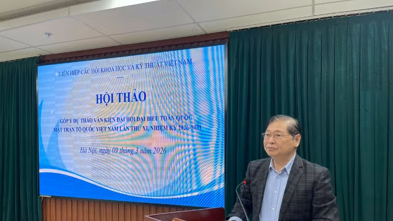 Tiến sĩ khoa học Phan Xuân Dũng, Chủ tịch Liên hiệp các Hội Khoa học và Kỹ thuật Việt Nam phát biểu tại hội thảo. (Ảnh: BL)