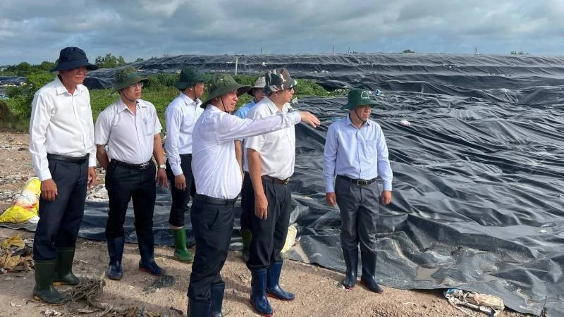 Ủy ban nhân dân tỉnh Bến Tre chỉ đạo tăng cường quản lý chất thải rắn sinh hoạt trên địa bàn. (Ảnh: HOÀNG TRUNG)