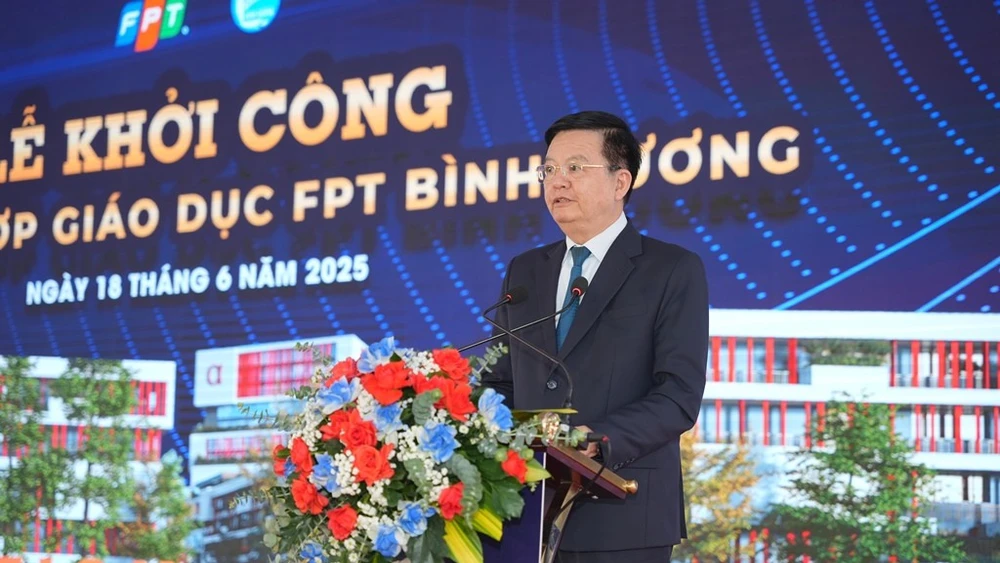 Phó Thủ tướng Mai Văn Chính phát biểu tại lễ khởi công công trình Tổ hợp Giáo dục FPT Bình Dương.