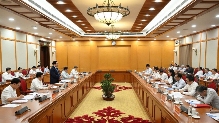 Tổ công tác của Bộ Chính trị làm việc với Quảng Ngãi. (Ảnh: TRẦN HẢI) gen-h-voi-quang-ngia-8393.jpg
