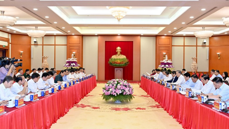 Tập thể Bộ Chính trị làm việc với Thành ủy Thành phố Hồ Chí Minh về chuẩn bị Đại hội Đảng bộ Thành phố nhiệm kỳ 2025-2030. (Ảnh: ĐĂNG KHOA) bct-lv-voi-tp-hcm-1669.jpg