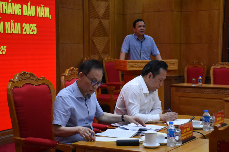 Lãnh đạo các đơn vị tham luận tại hội nghị. chu-tri-hn.jpg