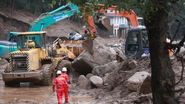 [Video] Trung Quốc dồn lực tìm kiếm hàng chục người mất tích do lũ quét ở Cam Túc 