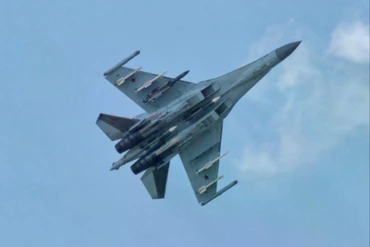 [Video] Tiêm kích Su-35 Nga bị Ukraine bắn hạ trên bầu trời Kursk