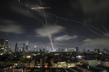 [Video] Iran tung đòn tấn công mới, bắn tên lửa siêu nặng vào phòng không Israel