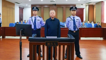 [Video] Trung Quốc tử hình treo cựu quan chức tham nhũng 17 tỉ USD