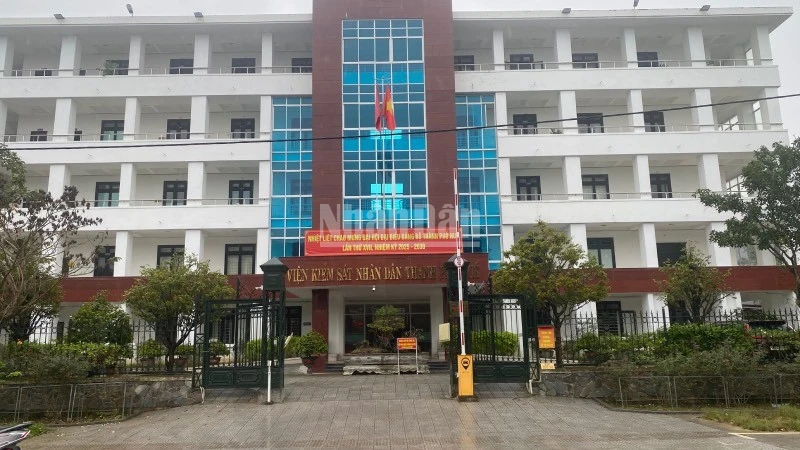 Nguyên Phó Viện trưởng cùng nhân viên của Viện Kiểm sát nhân dân thành phố Huế bị khởi tố vì nhận hối lộ.