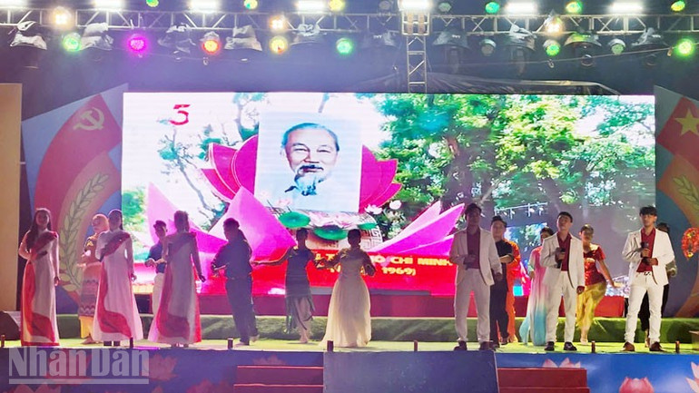 សកម្មភាពវប្បធម៌ក្នុងពិធីបុណ្យ។ ndo_bl_3.jpg