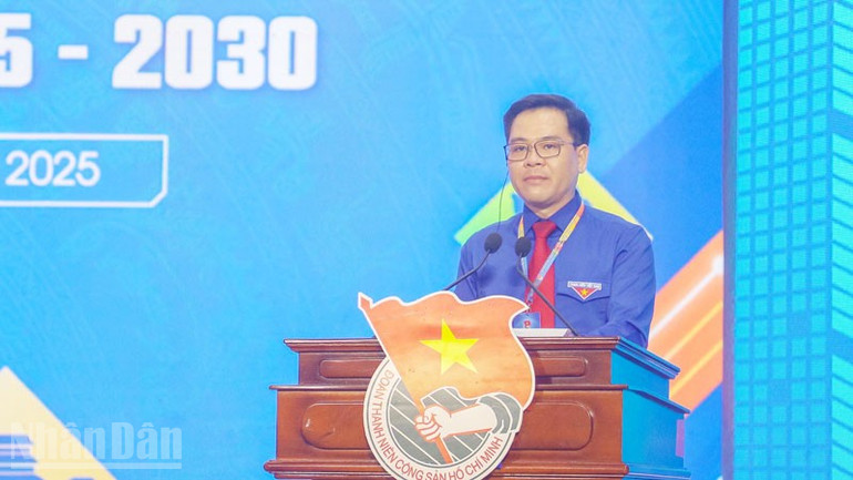 מר פאן דוי באנג מכהן בתפקיד מזכיר איגוד הנוער הקומוניסטי של הו צ'י מין במחוז אן ג'יאנג, קדנציה ראשונה, 2025-2030. ndo_bl_4.jpg