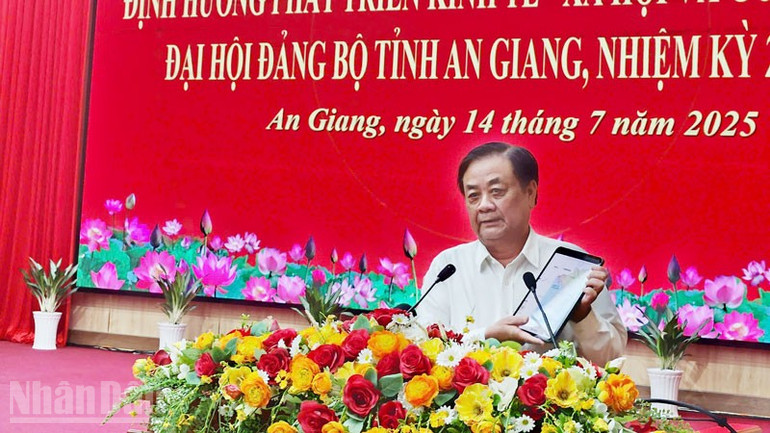 Phó Chủ tịch Quốc hội Lê Minh Hoan phát biểu tại Hội thảo. ndo_bl_le-minh-hoan.jpg