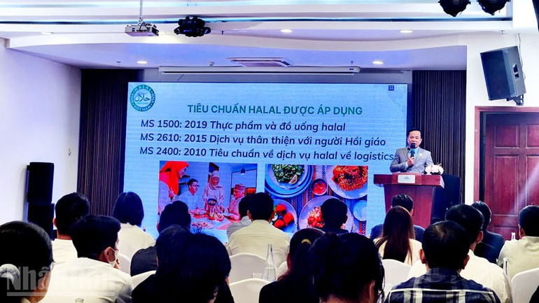 លោក Tran Van Tan Cuong នាយកប្រតិបត្តិនៃហាឡាល់ជាតិវៀតណាមបានចែករំលែកអំពីតម្រូវការអាហារហាឡាល។ ndo_bl_2-868.jpg