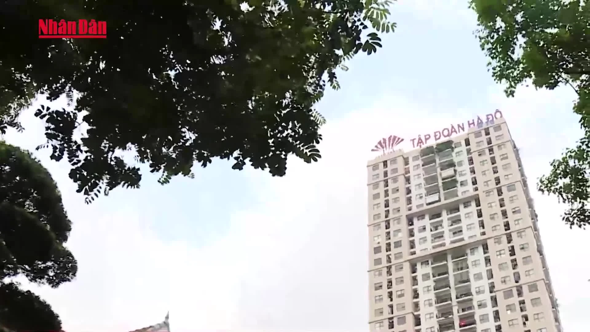 Giá căn hộ cao ngất ngưởng: Nam Trung Yên lên 12,5 tỷ, Sun Square Lê Đức Thọ 13,5 tỷ