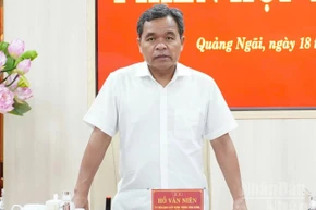 Đồng chí Hồ Văn Niên, Ủy viên Trung ương Đảng, Bí thư Tỉnh ủy Quảng Ngãi phát biểu kết luận phiên họp.