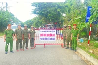Xã Sơn Cẩm Hà lập chốt kiểm dịch động vật để kiểm soát dịch tả lợn châu Phi.