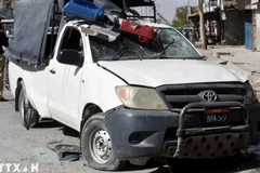 Xe cảnh sát bị hư hại trong một vụ đánh bom ở Quetta, Pakistan ngày 27/3/2025. (Ảnh: THX/TTXVN)