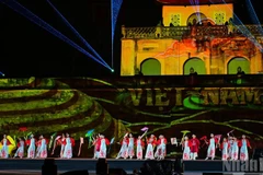 Hình ảnh tại lễ khai mạc Festival Thăng Long-Hà Nội lần thứ nhất năm 2025 tối 7/11. (Ảnh: BẢO LONG)