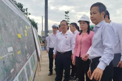 Đoàn đại biểu Quốc hội Thành phố Hồ Chí Minh khảo sát thực tế tình hình thực hiện dự án cao tốc Thành phố Hồ Chí Minh-Thủ Dầu Một-Chơn Thành.