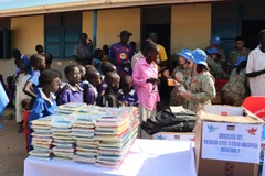 Bệnh viện dã chiến cấp 2 số 7 của Việt Nam tổ chức nhiều hoạt động ý nghĩa tại Trường tiểu học Nữ sinh Bentiu, Nam Sudan.