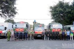 Những chuyến xe nghĩa tình chuẩn bị đưa gần 34 tấn rau xanh hỗ trợ người dân bị thiệt hại do mưa lũ tỉnh Khánh Hòa.