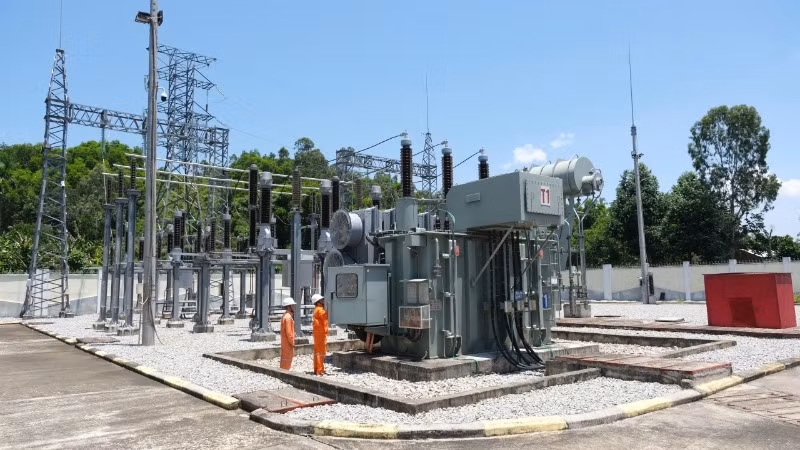 Lắp máy biến áp T2 TBA 110kV Krông Nô, tỉnh Đắk Nông. 