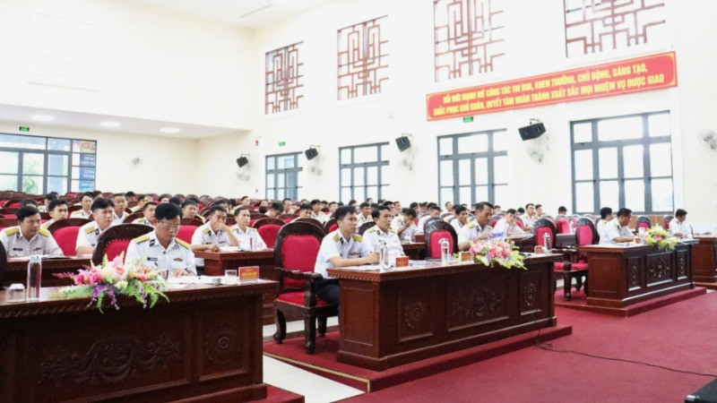 Cán bộ, chiến sĩ Phòng Hậu cần Vùng 5 Hải quân dự hội nghị tổng kết nhiệm vụ quân sự, quốc phòng năm 2024.