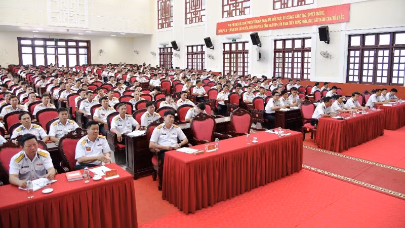 Các đại biểu tham dự hội nghị quán triệt nhiệm vụ đột phá toàn Quân chủng Hải quân năm 2025.