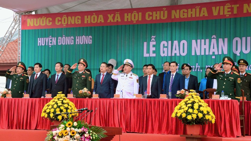 Các đại biểu dự Lễ giao nhận quân tại huyện Đông Hưng, tỉnh Thái Bình.