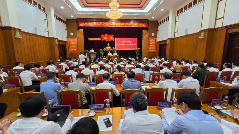 Phiên khai mạc Hội nghị lần thứ 16 của Thành ủy Đà Nẵng.