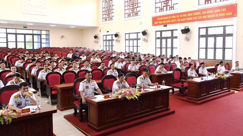 Các đại biểu tham dự bế mạc và trao thưởng Hội thi.