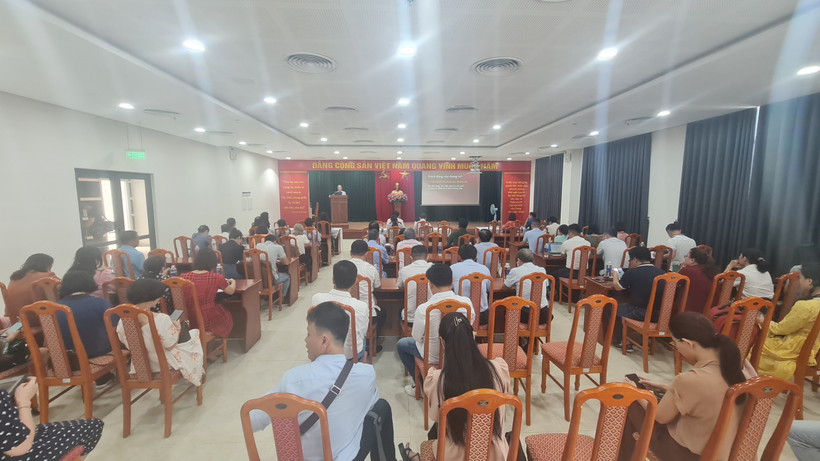 Hơn 100 phóng viên, biên tập viên, cán bộ lãnh đạo quản lý báo chí dự tập huấn “Chuyển đổi số báo chí trong tình hình mới”.