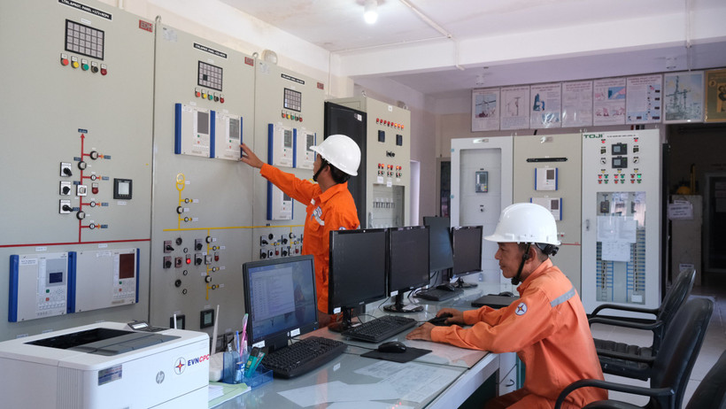 EVNCPC tổ chức kiểm tra, củng cố toàn hệ thống lưới điện, đảm bảo cung cấp điện an toàn, liên tục, tin cậy trong những ngày lễ, tết.